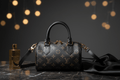 Monogram barrel bag siyah stüdyo görseli