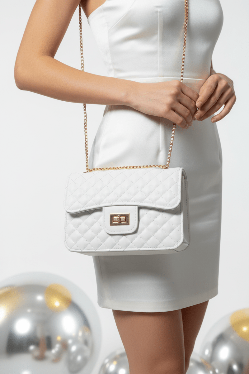 Quilted beyaz flap bag manken evening görseli